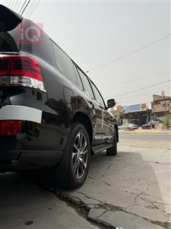 تۆیۆتا لاند کروزەر